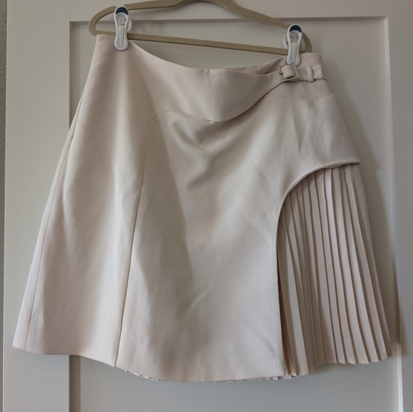 Karen Millen Buckle Detail Pleated Mini Skirt Size US 10 - Picture 3 of 4